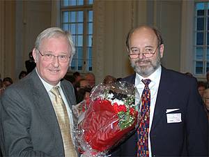 Professor Erik Hansen modtager Modersmål-Prisen 2004