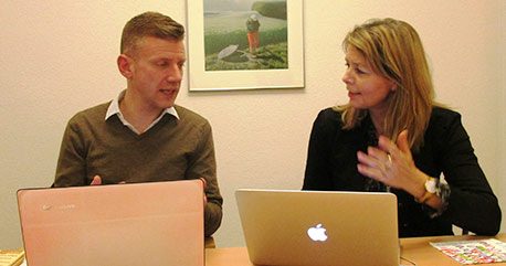 Mette Kaufmann (t.h.) er ny formand for Modersmål-Selskabet, mens Adam Hyllested (t.v.) er ny næstformand