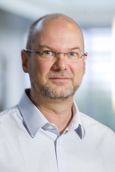 Foto af sprogforsker Michael Ejstrup, der på debatmødet i Modersmål-Selskabet 19. maj 2016 holder oplæg om sproglig mangfoldighed