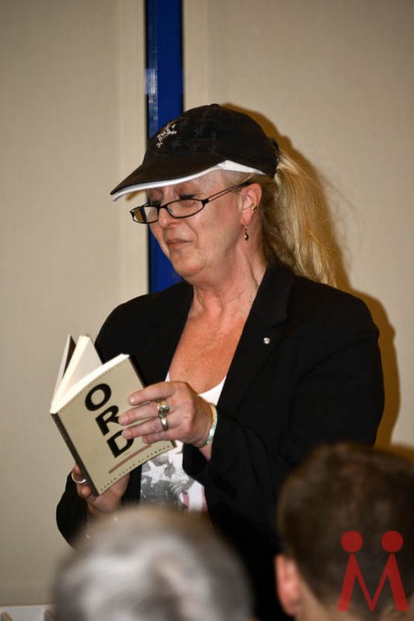 Pia Raug med årbog 2013, Ord til hinanden